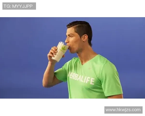 足球明星如何通过独特技巧与训练成就辉煌职业生涯的秘诀分析 足球明星如何通过独特技巧与训练成就辉煌职业生涯的秘诀分析