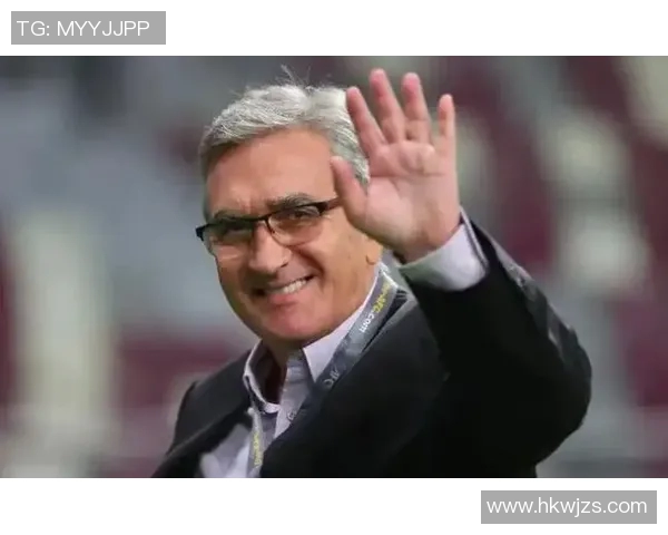 足球明星伊万最新照片曝光展现超凡球技与迷人魅力引发球迷热议