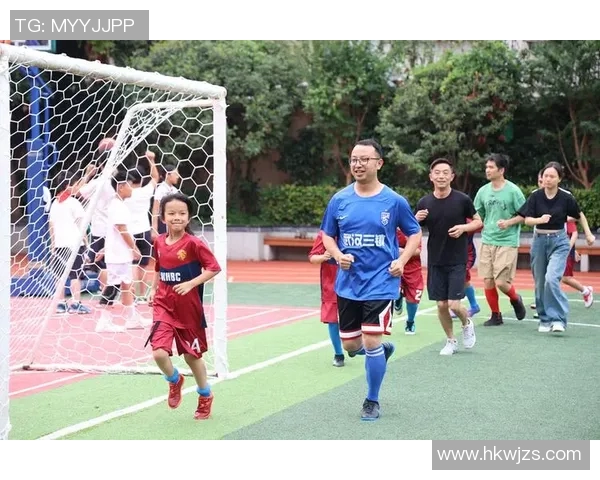 追逐足球明星的男生们如何在热爱与梦想中找到自我价值 追逐足球明星的男生们如何在热爱与梦想中找到自我价值